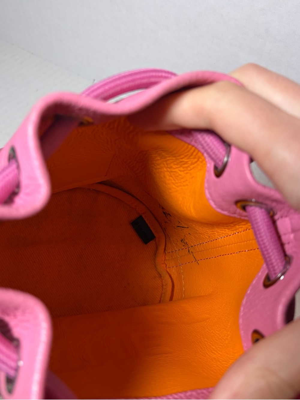 Marc Jacobs The Leather Bucket Bag Crossbody Pink - Picture 6 of 9